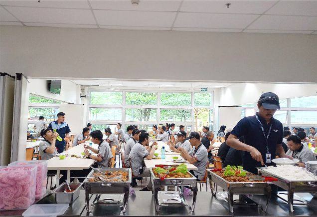 Layanan catering karyawan pabrik — penyajian makanan bergizi untuk karyawan industri kawasan Cikarang Bekasi