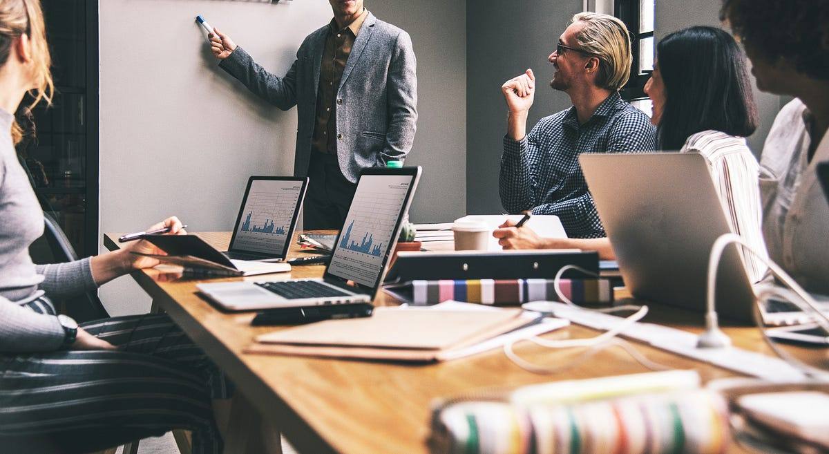Tim developer PT Sastradinata Setia Sejahtera dalam sesi perencanaan pengembangan software inhouse untuk perusahaan manufaktur di Cikarang Bekasi