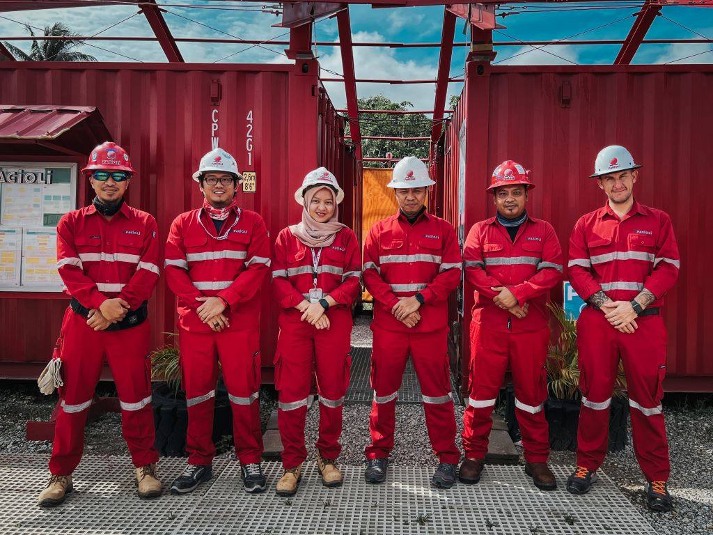 Seragam kerja dan wearpack industri — konveksi seragam karyawan kawasan industri Cikarang Bekasi
